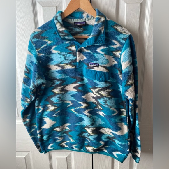 patagonia Synchilla Snap-T Trout Tales Elwha Blue Fleece Sweatshirt SZ S - Picture 1 of 7